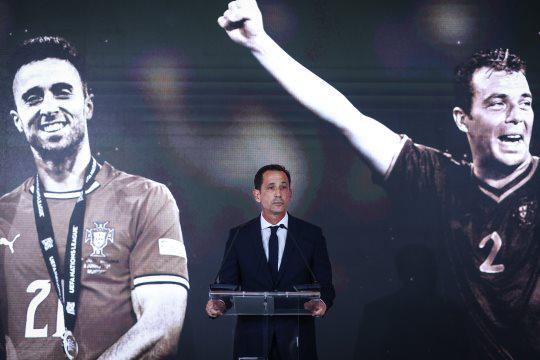 葡萄牙总统向若塔以及科斯塔追授司令级功绩勋章，C罗等到场