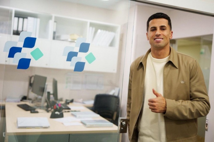 B体育-博主：坎塞洛新闻发布会改为今晚11点45分举行