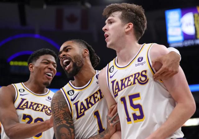 B体育官方网站-湖人交易季正式到来 小里换穆雷无法让他们更好？